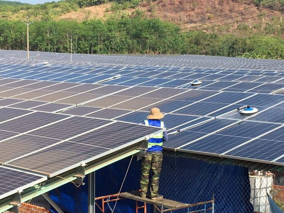 Nhận báo giá dịch vụ vệ sinh pin năng lượng mặt trời chất lượng - 2025